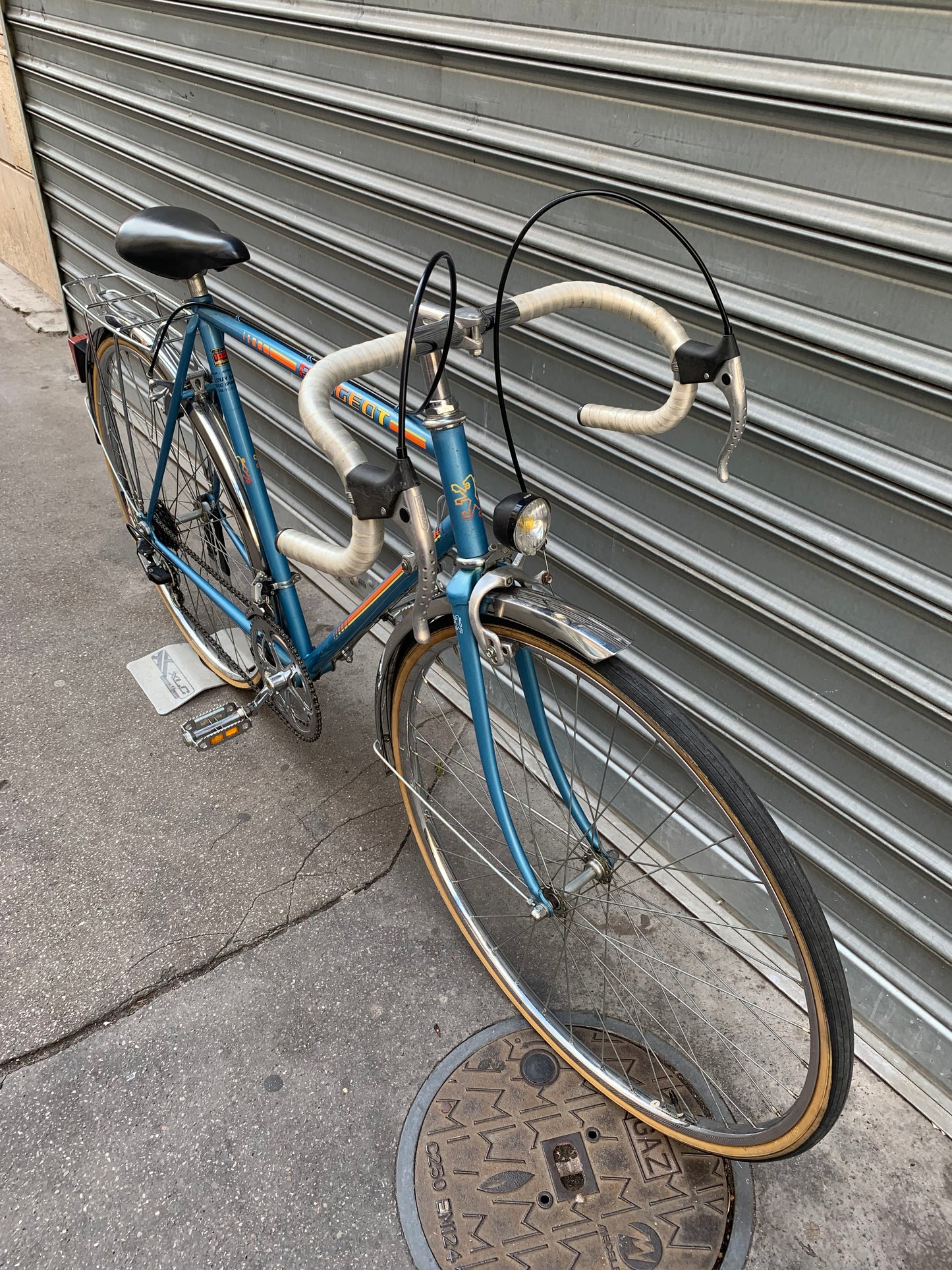 PEUGEOT (M)